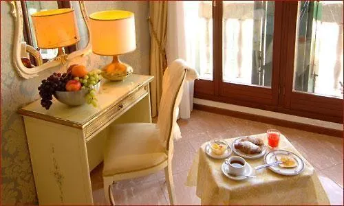 Canal & Walter Hotell 3*