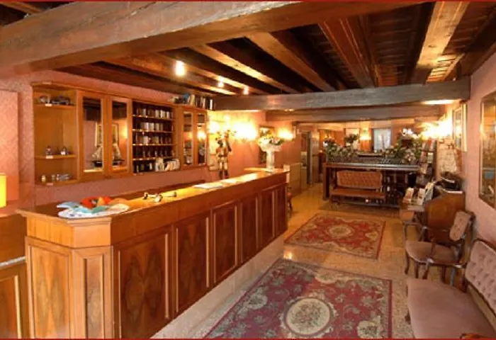 Canal & Walter 3* Venice