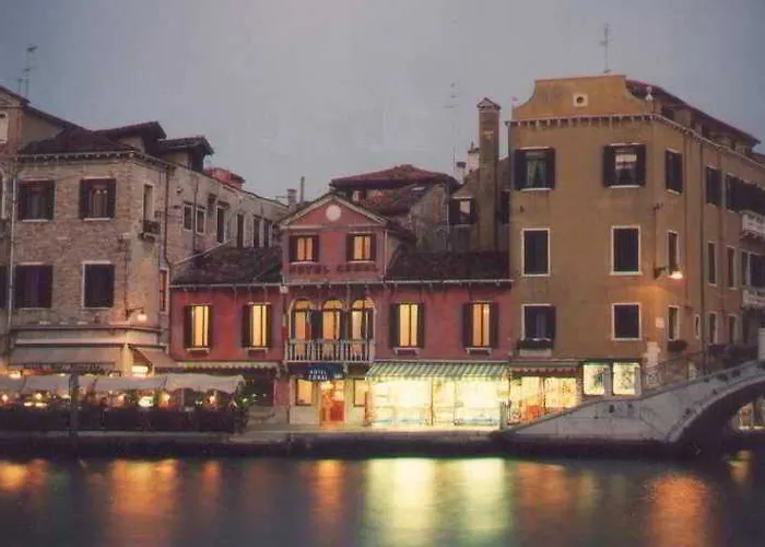 Canal & Walter Hotel 3*